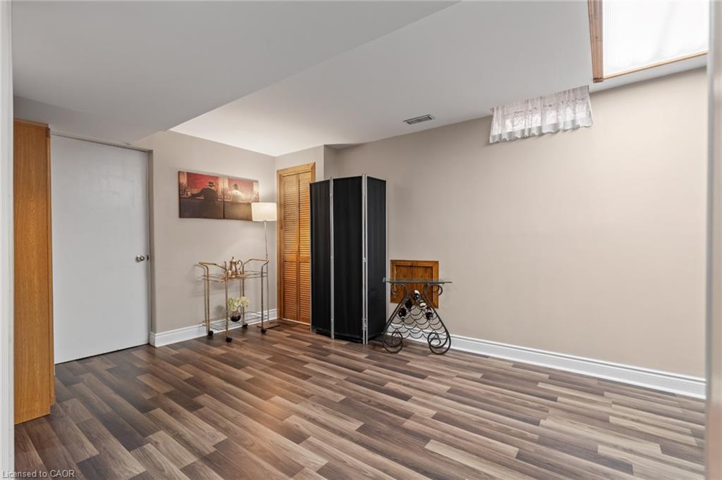 8 Cochrane Avenue Property Photo 28