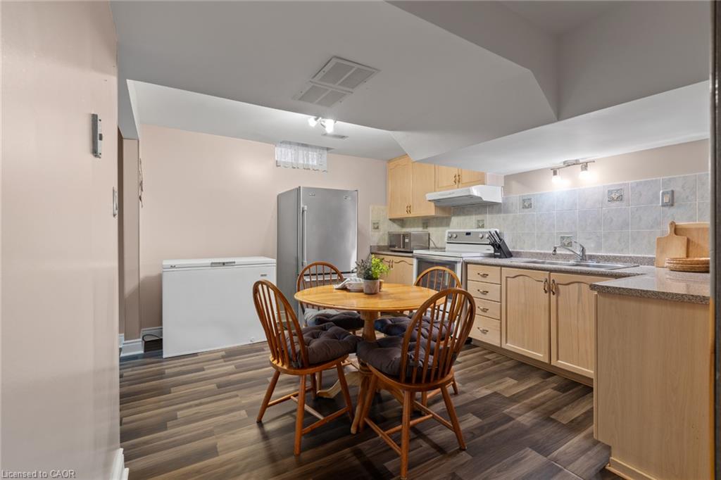 8 Cochrane Avenue Property Photo 31