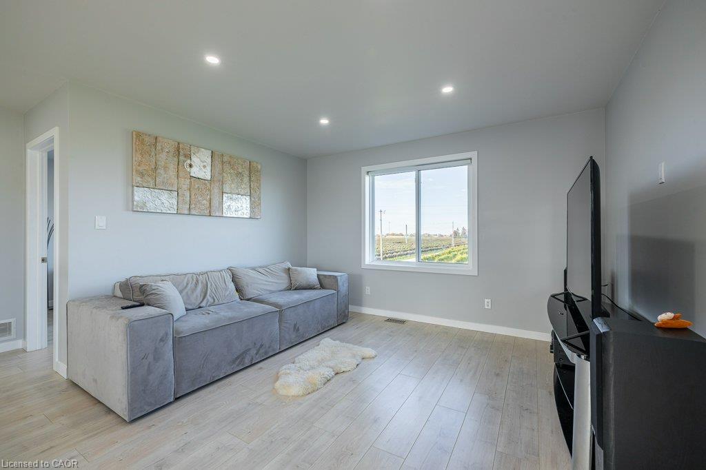165 East & West Line Property Photo 32