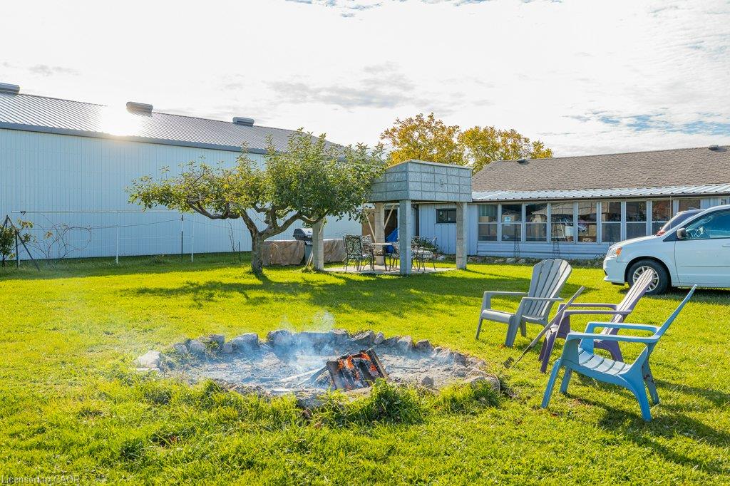 165 East & West Line Property Photo 47