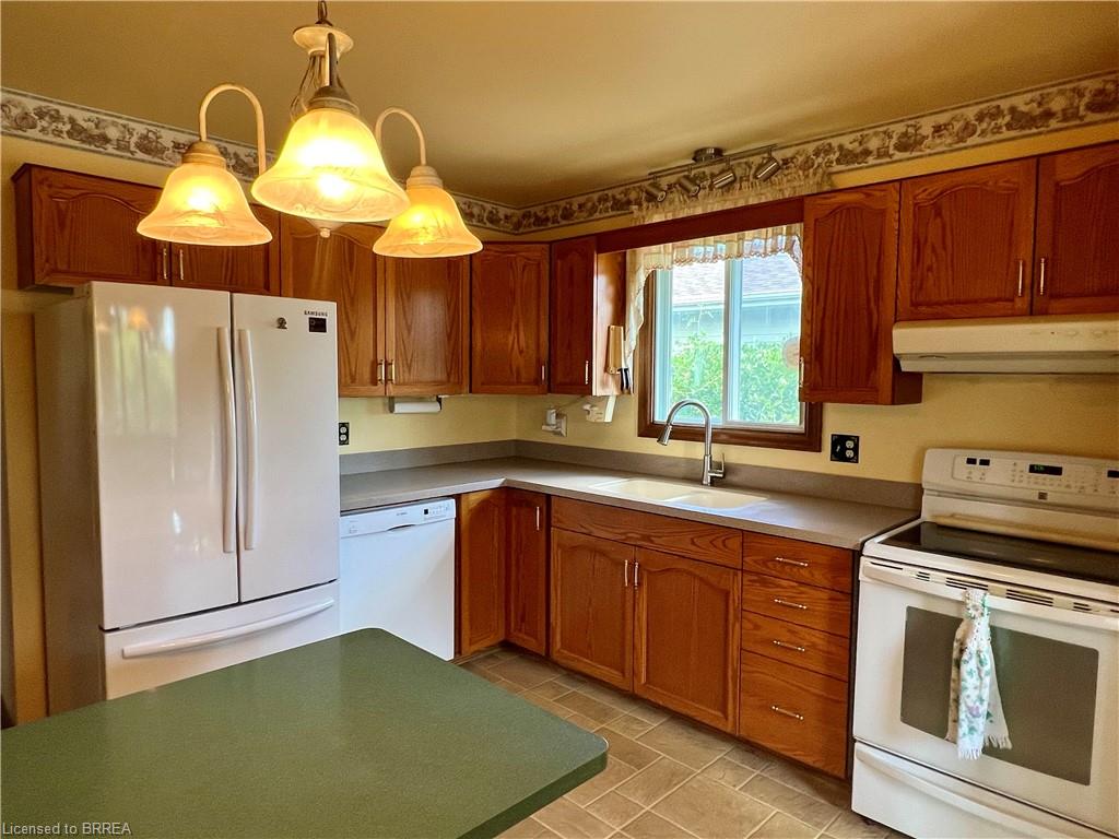 14 Arbor Drive Property Photo 8