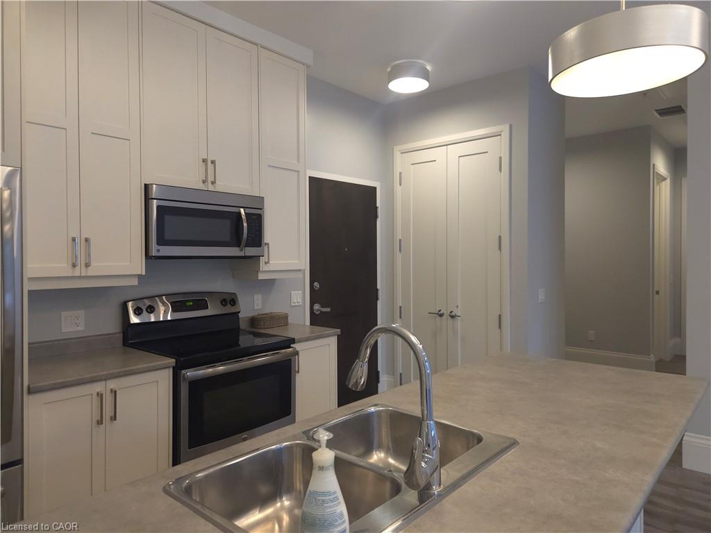 202-112 King Street E Property Photo 1