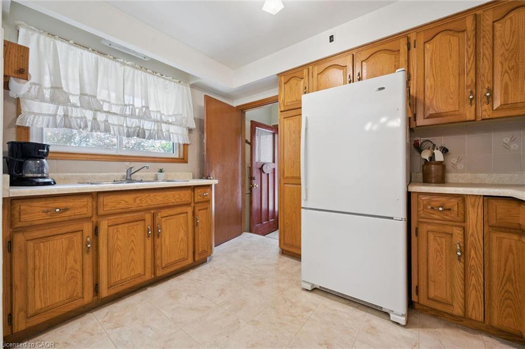 289 Speedvale Avenue E Property Photo 7