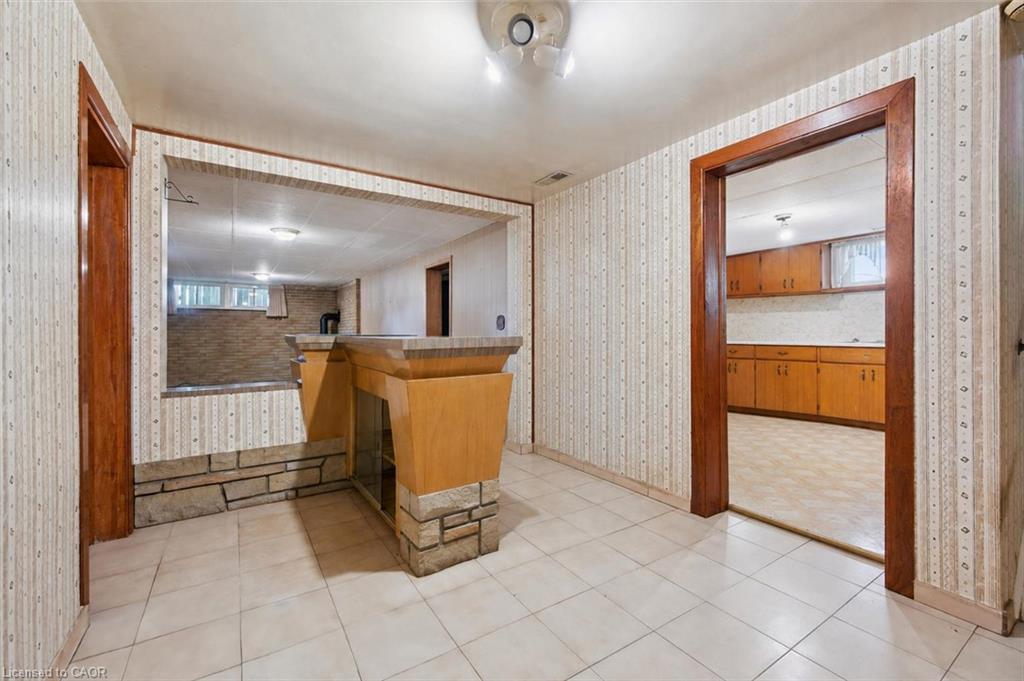 289 Speedvale Avenue E Property Photo 14