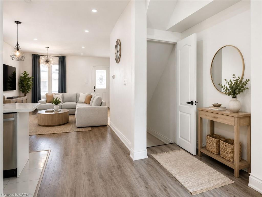 20 Somerset Avenue Property Photo 9