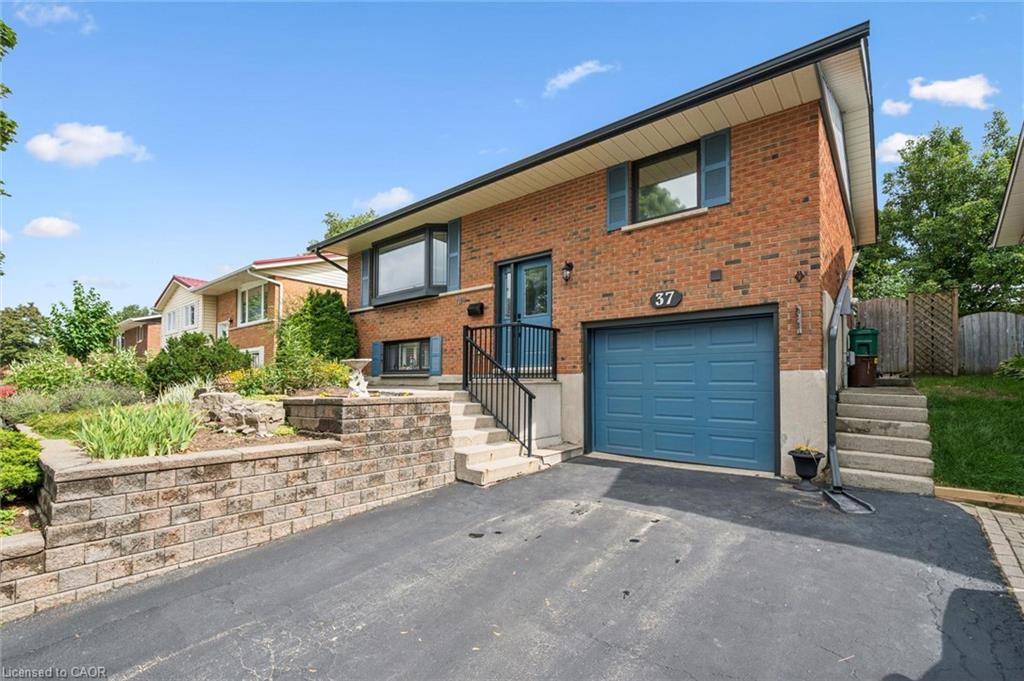 37 Dunsmere Drive Property Photo 4