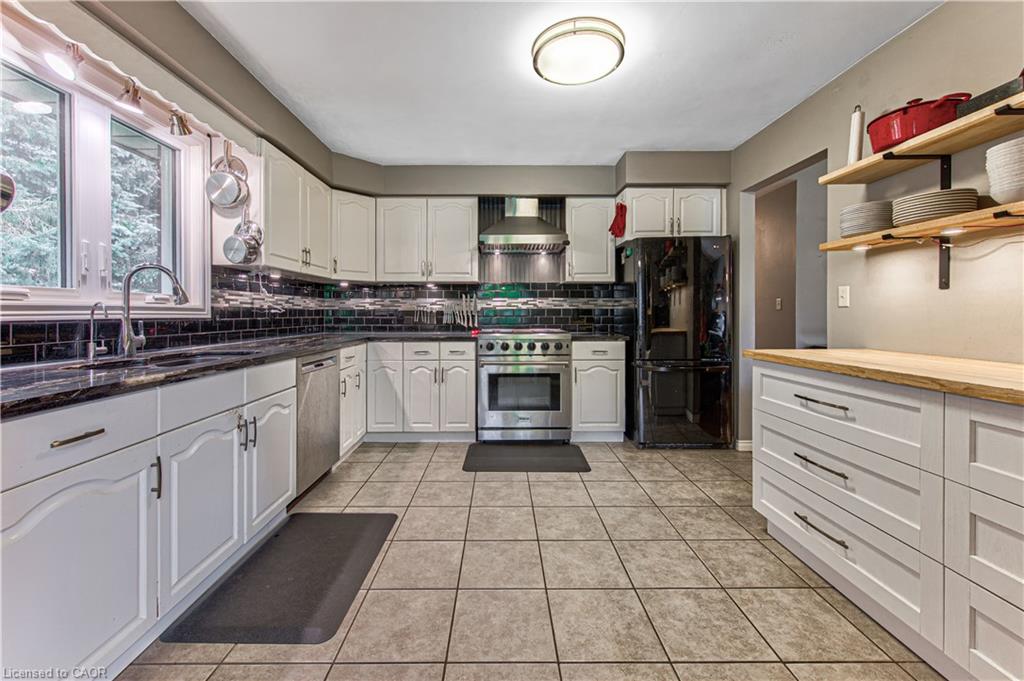 40 Peter Street Property Photo 14
