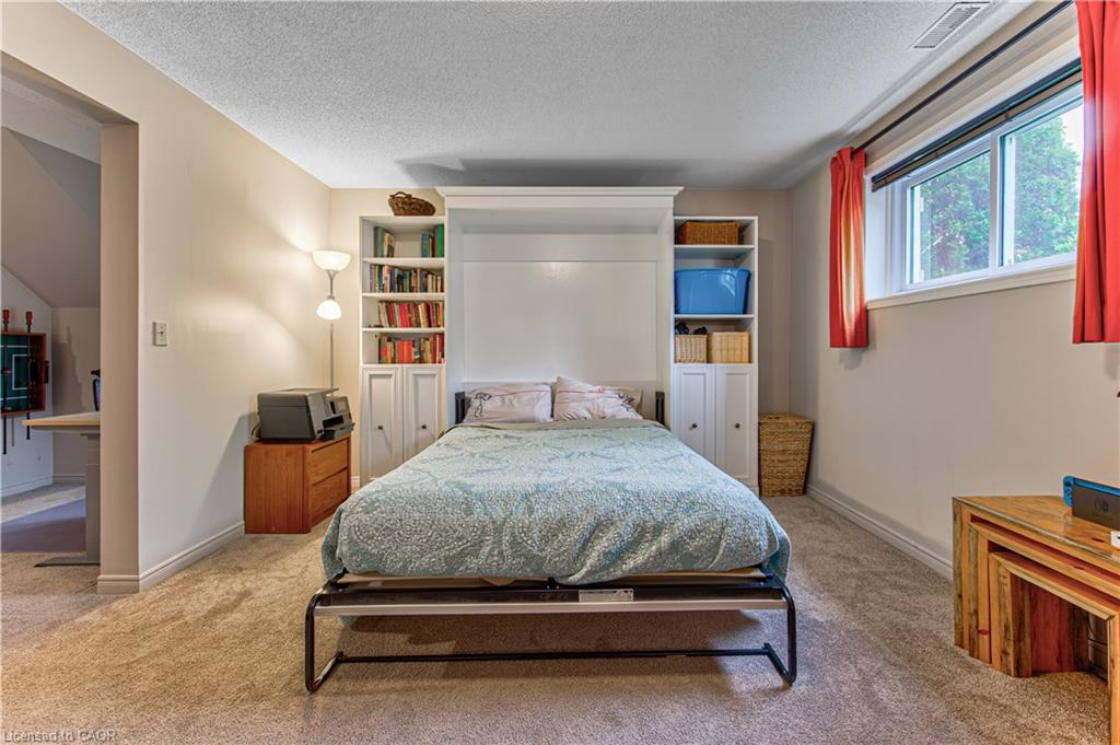 40 Peter Street Property Photo 29