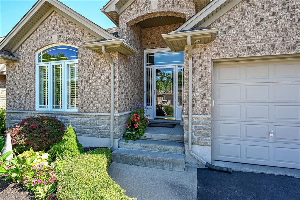 108 Willowdale Crescent Property Photo 2