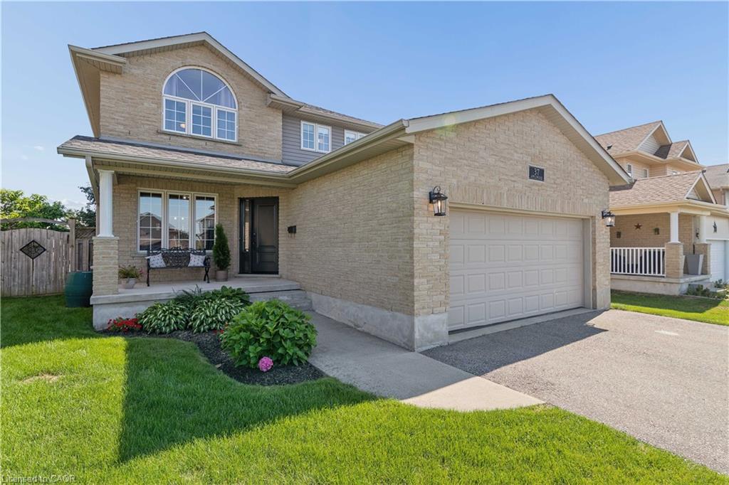 37 Applewood Street Property Photo 3