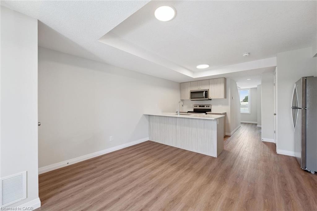 D9-410 Northfield Drive W Property Photo 5