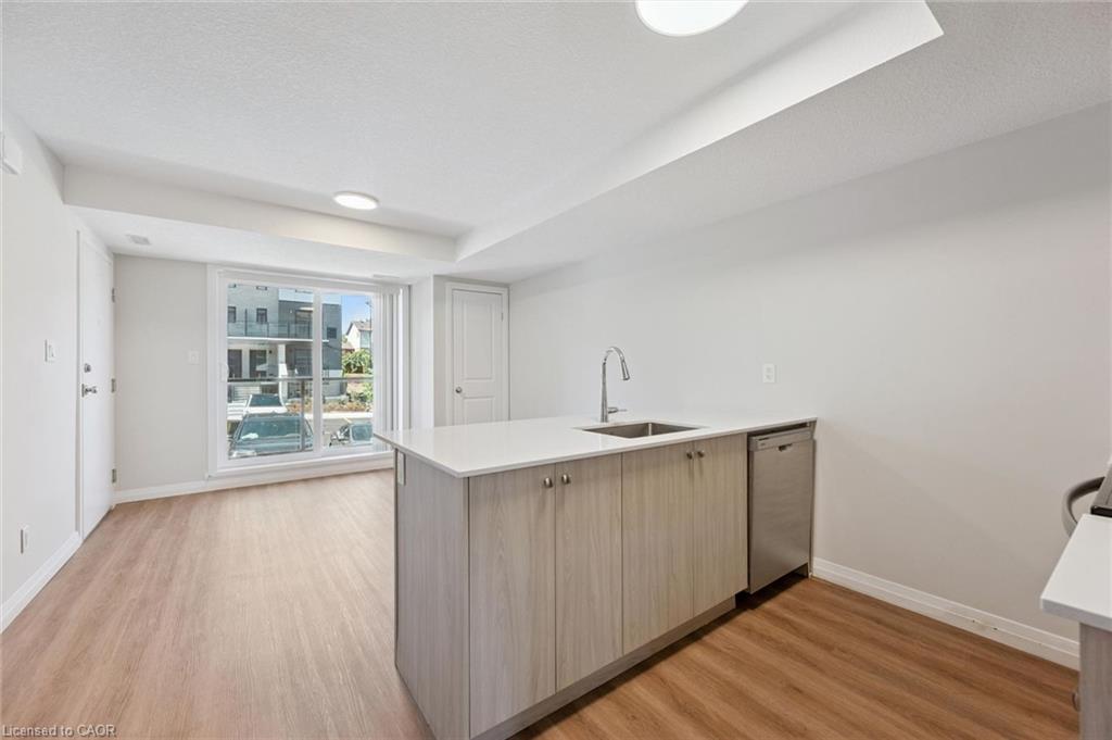 D9-410 Northfield Drive W Property Photo 9