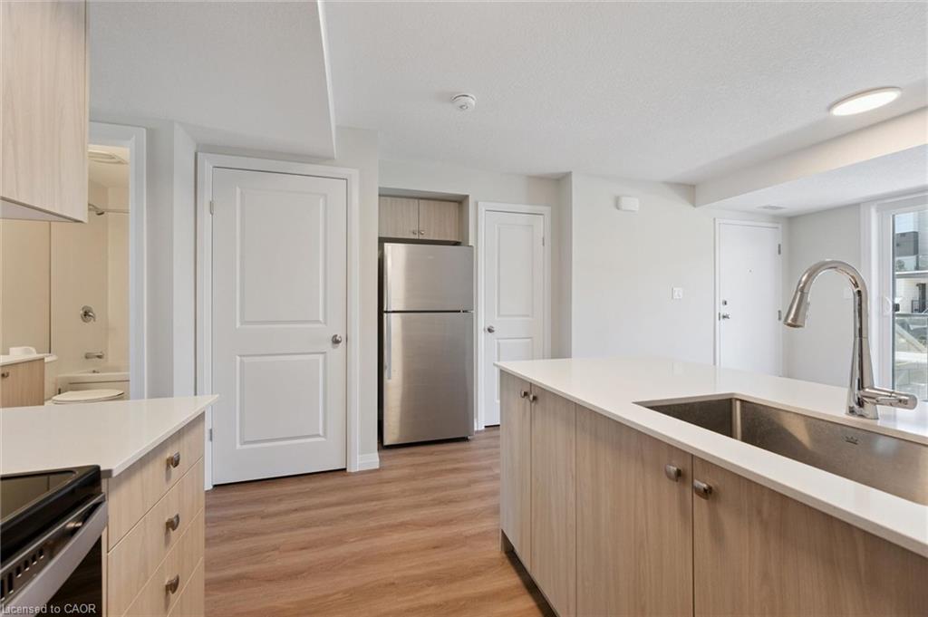 D9-410 Northfield Drive W Property Photo 10