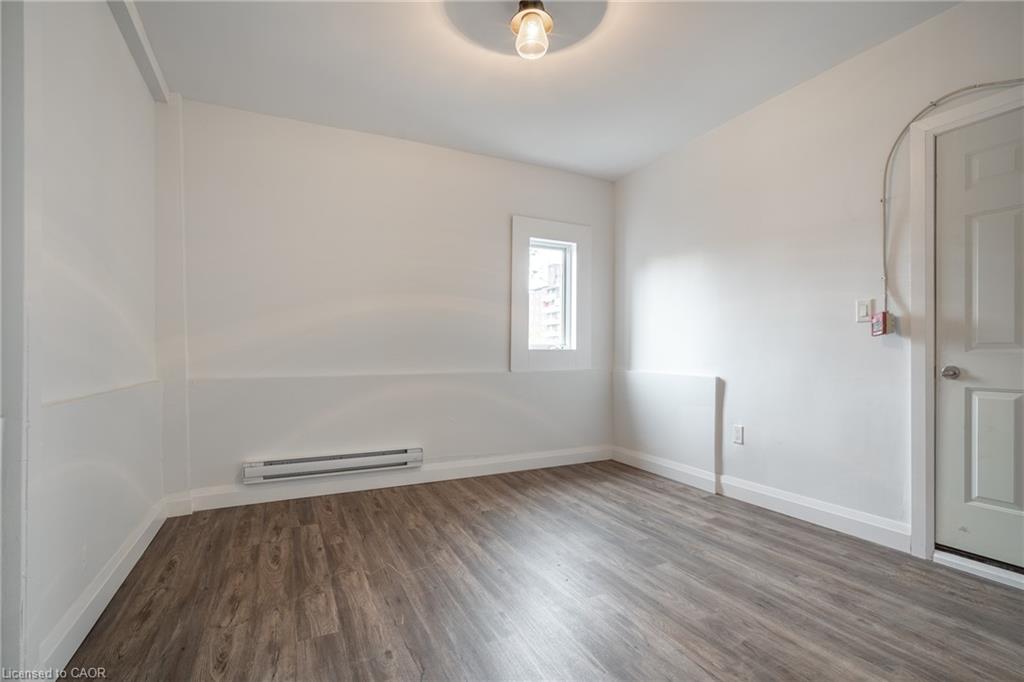 3-524 King Street E Property Photo 1