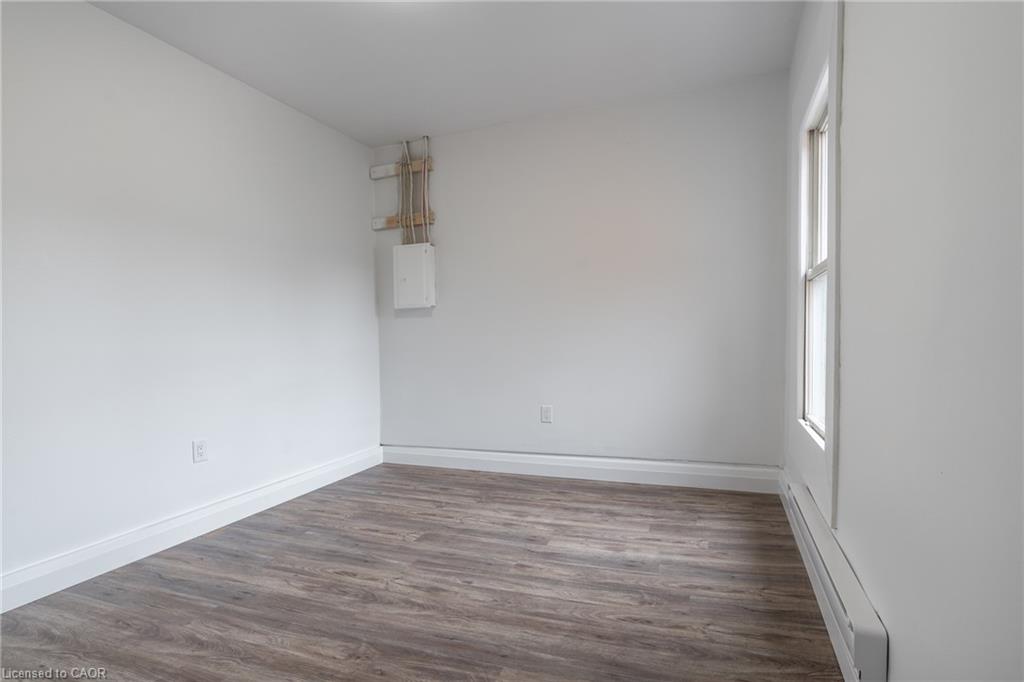 3-524 King Street E Property Photo 2