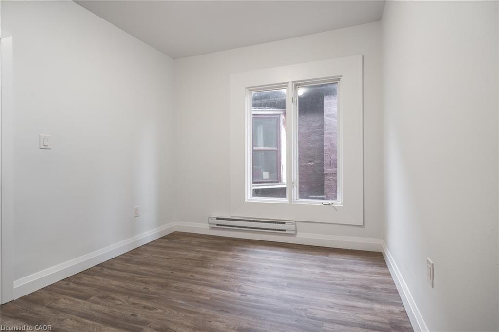 3-524 King Street E Property Photo 9