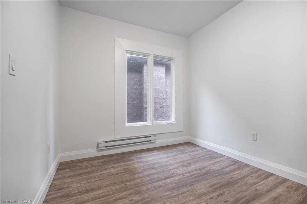 3-524 King Street E Property Photo 12