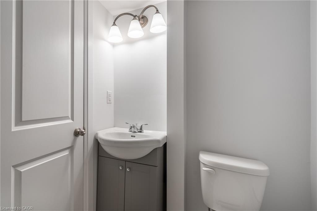 3-524 King Street E Property Photo 13