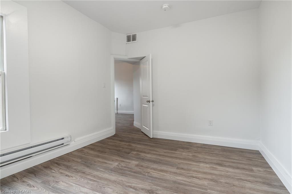3-524 King Street E Property Photo 14
