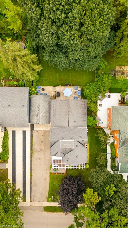 9 Park Avenue W Property Photo 3