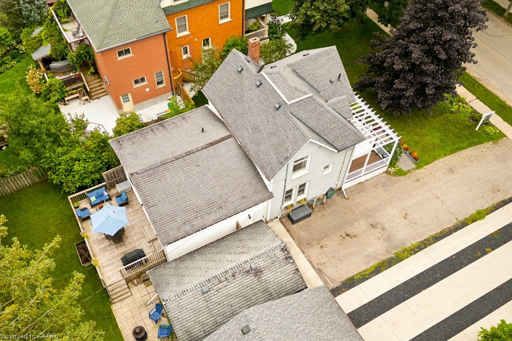 9 Park Avenue W Property Photo 4