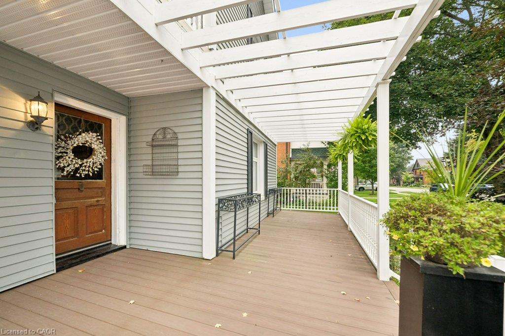 9 Park Avenue W Property Photo 9
