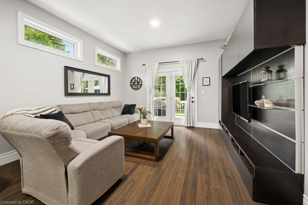 9 Park Avenue W Property Photo 27