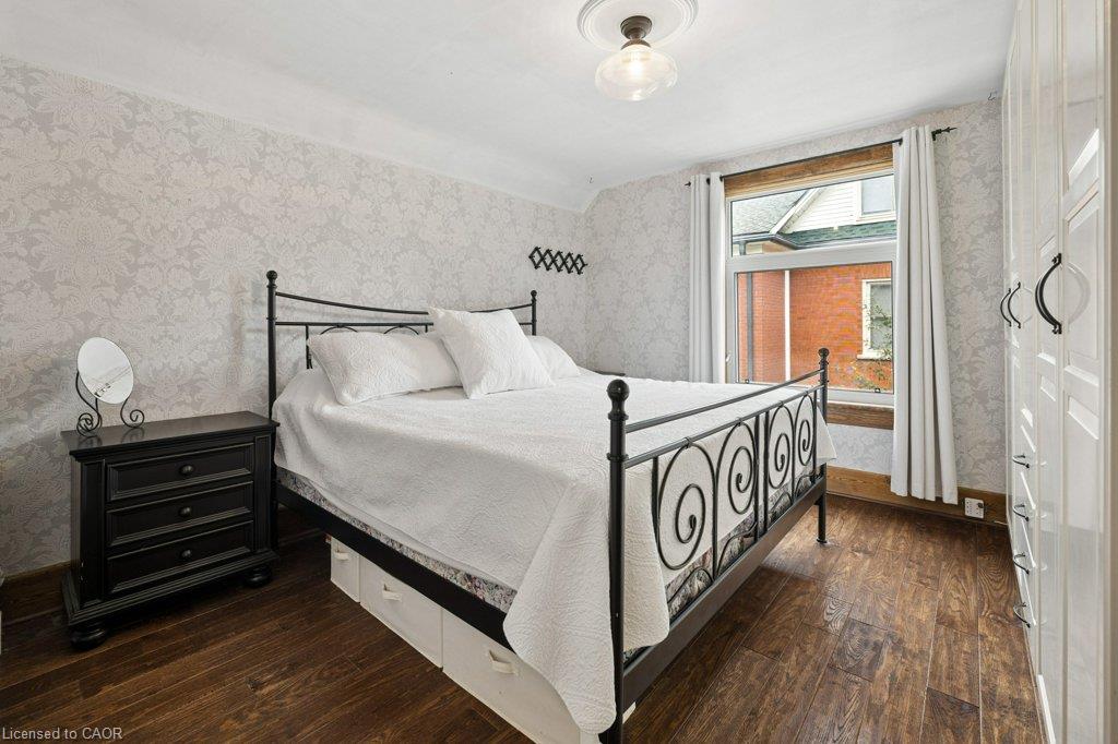 9 Park Avenue W Property Photo 37