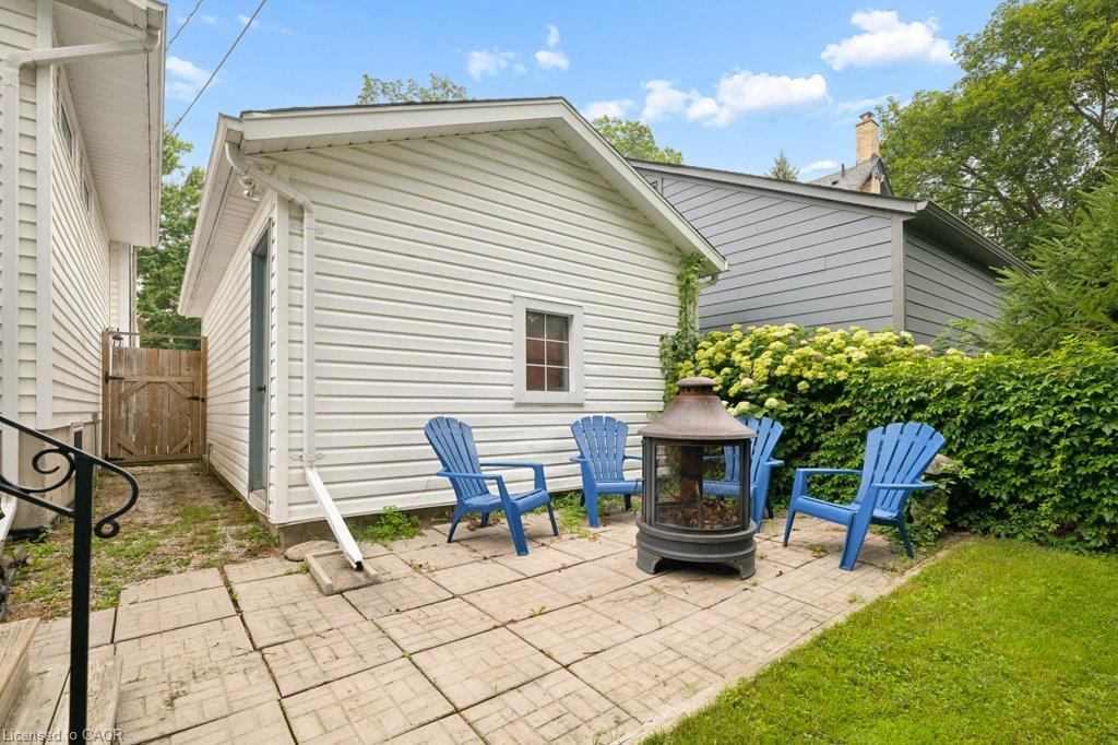 9 Park Avenue W Property Photo 45