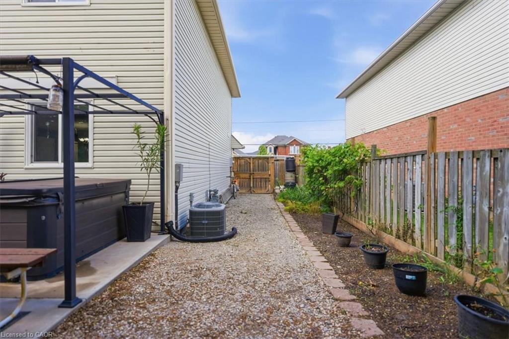 4804 John Street Property Photo 26