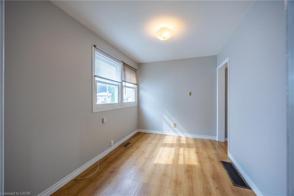 82 Salisbury Avenue Property Photo 9