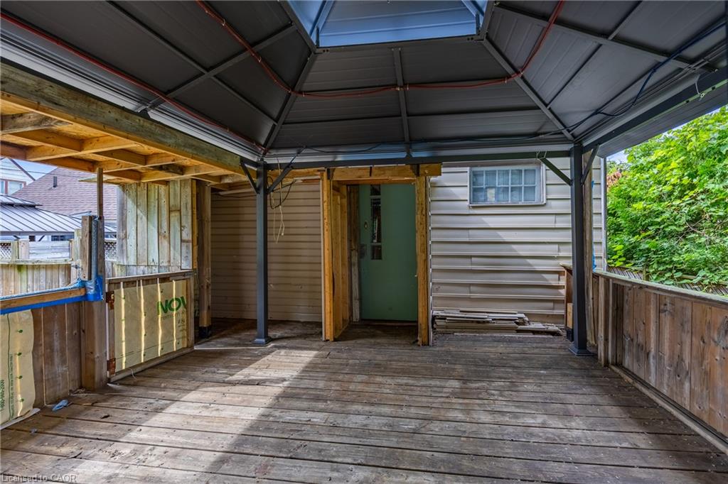 82 Salisbury Avenue Property Photo 28