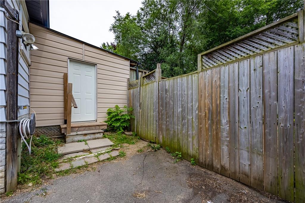82 Salisbury Avenue Property Photo 29