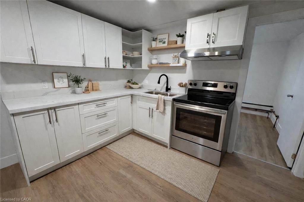 8-803 King Street Property Photo 1