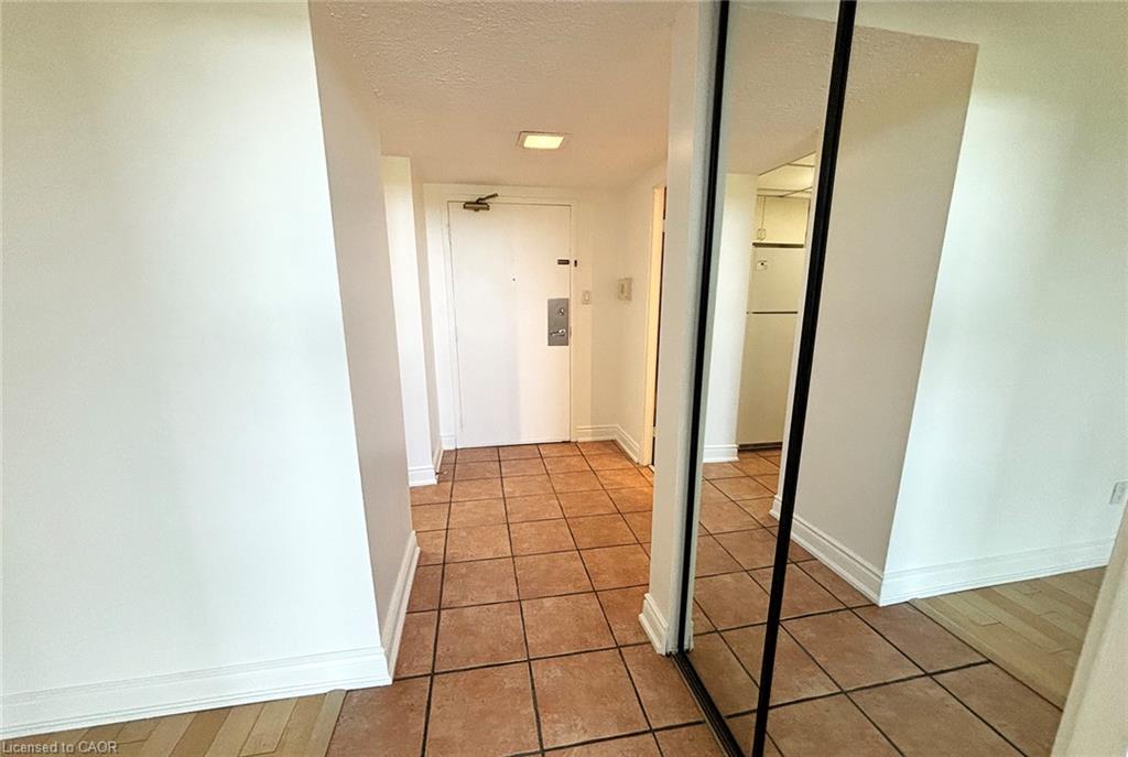 1004-20 Speers Road Property Photo 7