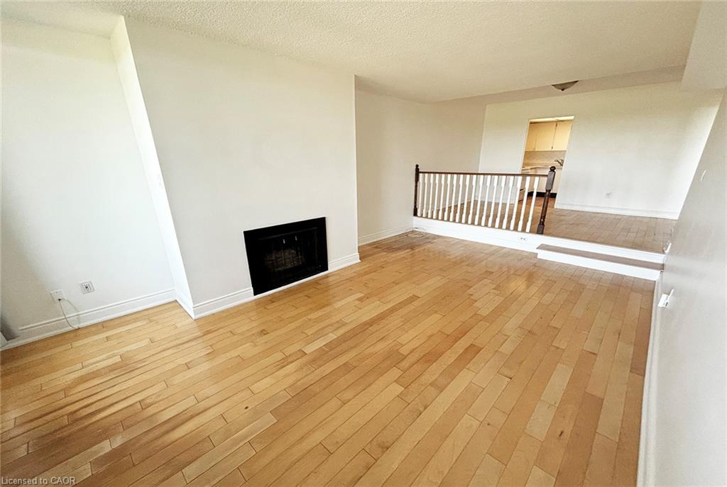 1004-20 Speers Road Property Photo 8