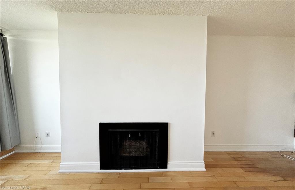 1004-20 Speers Road Property Photo 9