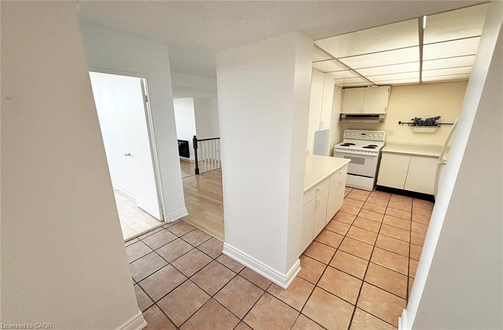 1004-20 Speers Road Property Photo 14