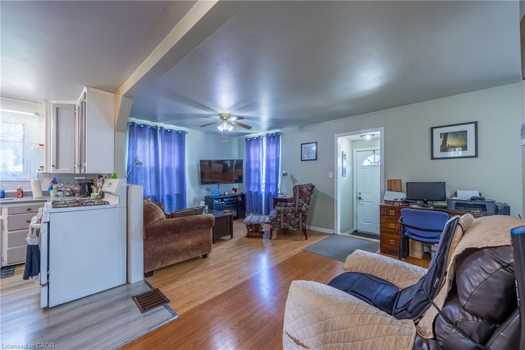 446 East Street Property Photo 3