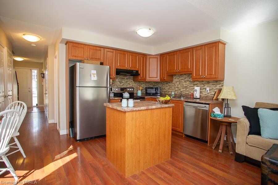 67-20 Mcconkey Crescent Property Photo 8