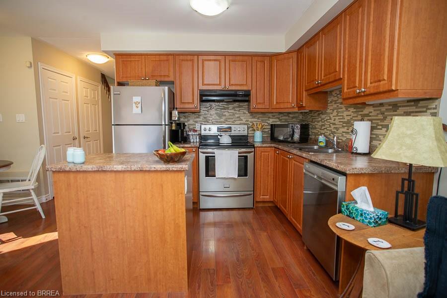 67-20 Mcconkey Crescent Property Photo 9