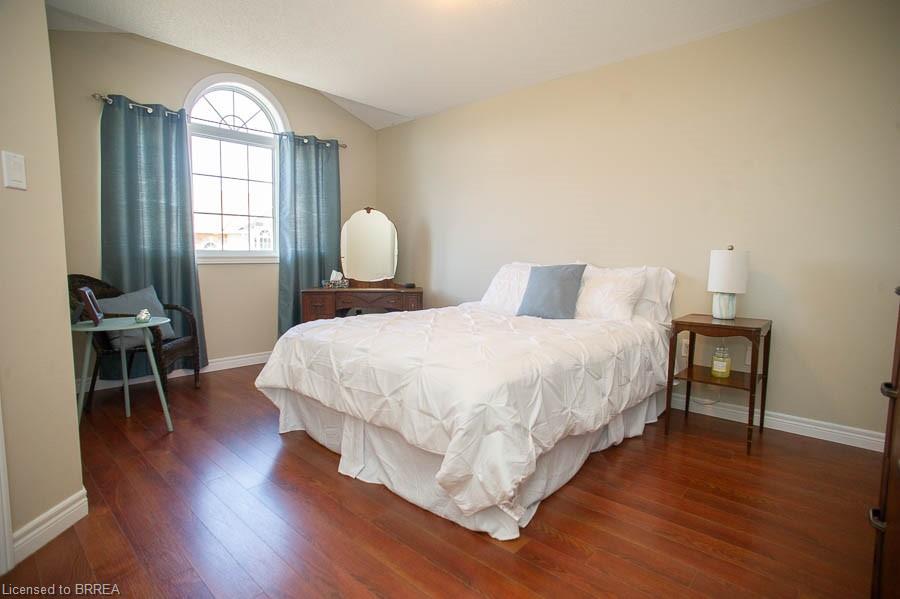 67-20 Mcconkey Crescent Property Photo 12