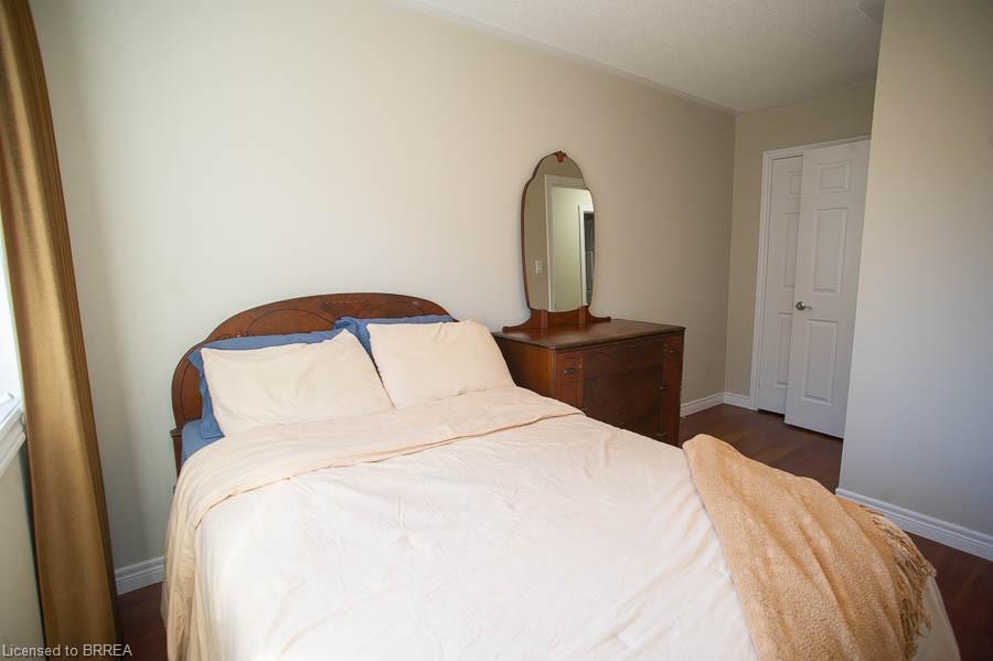 67-20 Mcconkey Crescent Property Photo 17