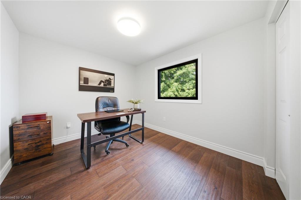19 Boulder Crescent Property Photo 24