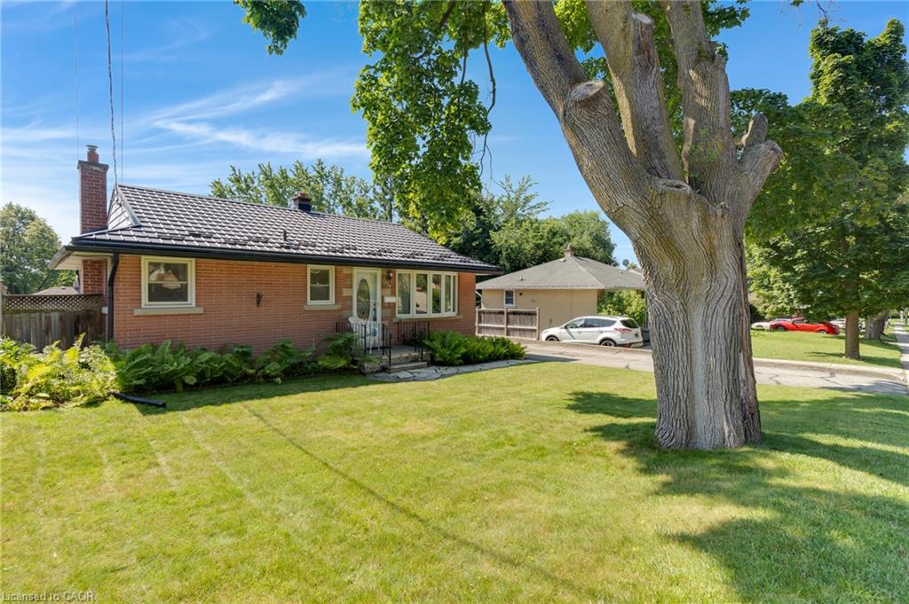 94 Ottawa Crescent Property Photo 2