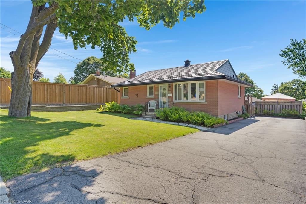 94 Ottawa Crescent Property Photo 3
