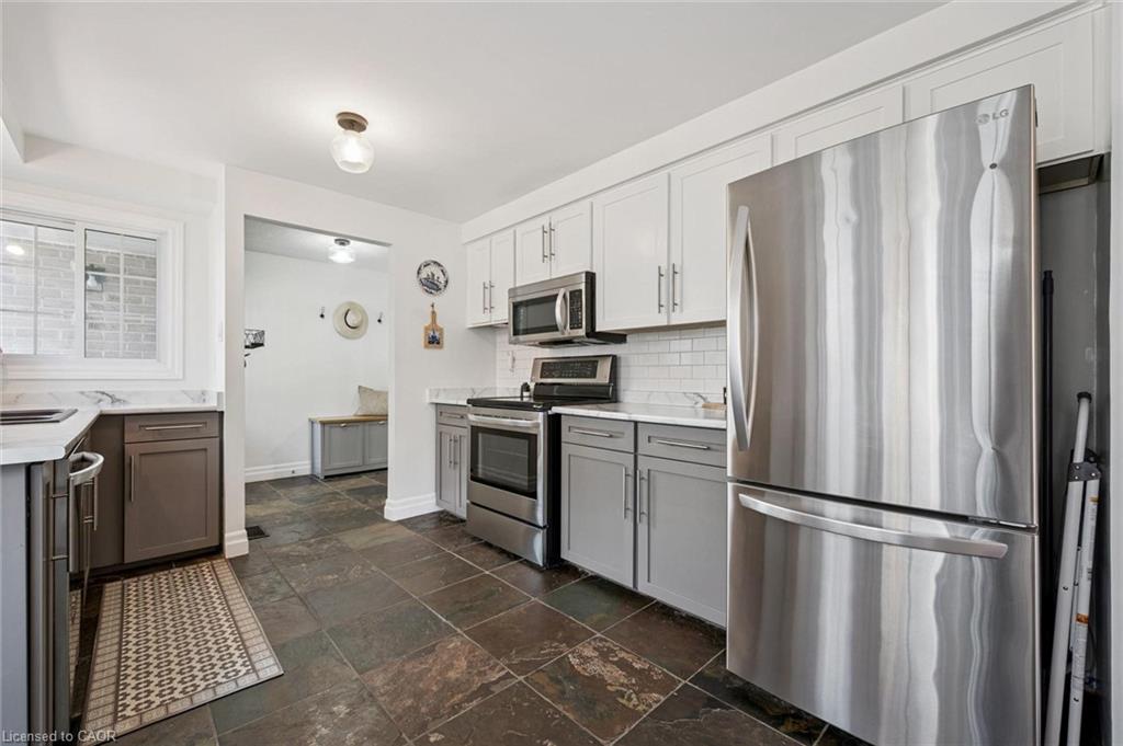 3-106 Woodlawn Road E Property Photo 4