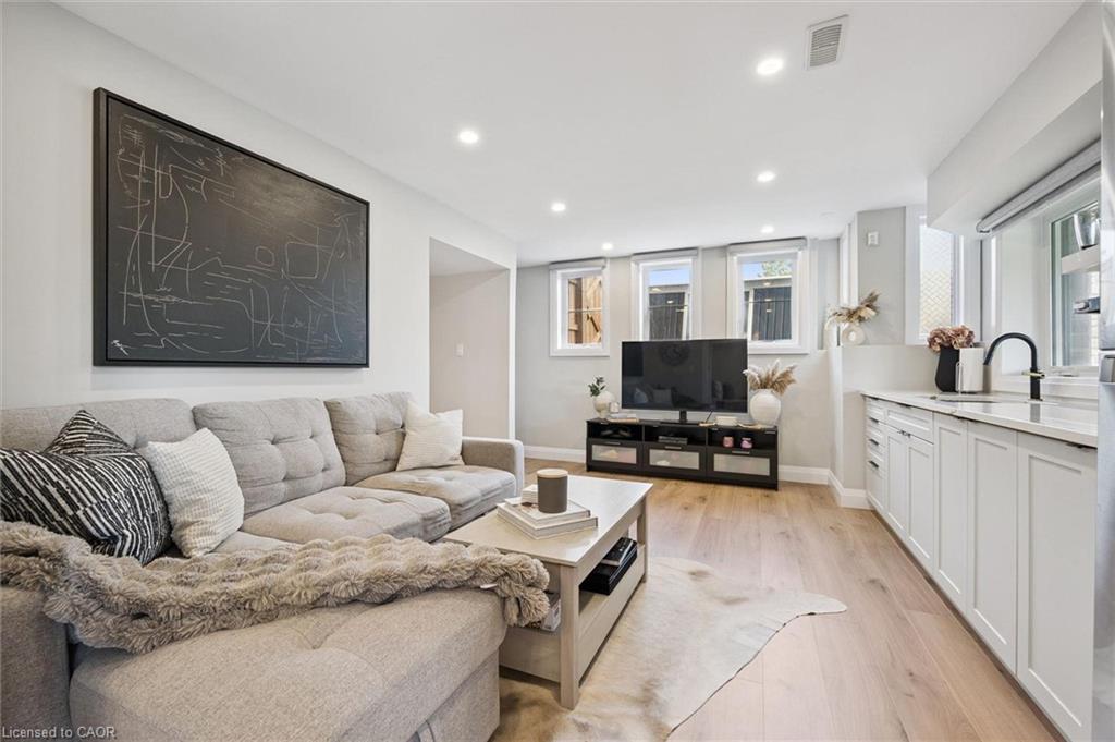 3 Queensbrook Crescent Property Photo 25