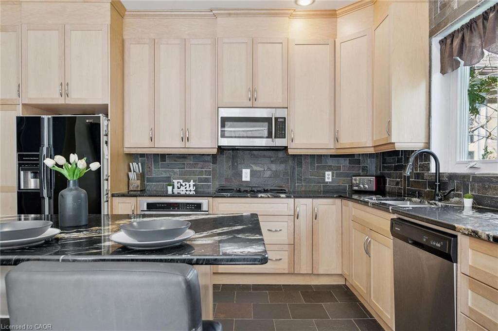 6594 Forestell Road Property Photo 6