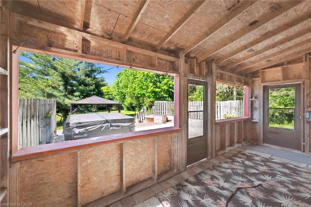 6594 Forestell Road Property Photo 32